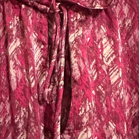 Size 2X Ophelia Roe Women's Pink Sheer Patterned Ruffled Sleeve Blouse - Picture 4 of 5